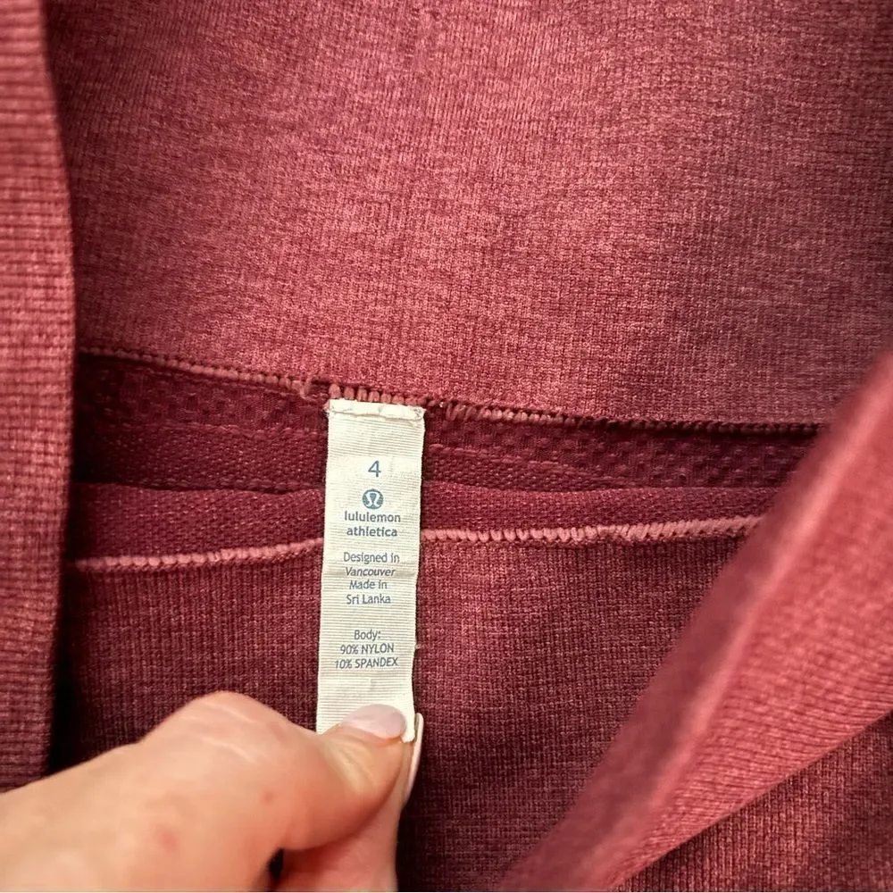 LULULEMON 25’ leggings Textured Plum/Maroon Leggings